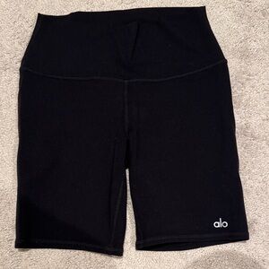 ALO Yoga Women's Black Bike Shorts